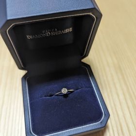 【銀座ダイヤモンドシライシの口コミ】 派手すぎないシンプルなデザインを探していました。婚約指輪の王道デザイ…