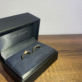 【ラザール ダイヤモンド(LAZARE DIAMOND)の口コミ】 存在感のある指輪を探していました。
他の指輪は細いものしかなく、なかな…