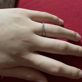 【アイプリモ(I-PRIMO)の口コミ】 少しデザインのあり、ダイヤがしっかり見える指輪を探しており、何件か回…