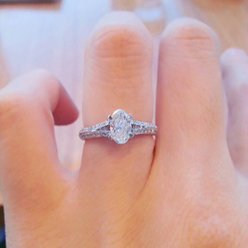 【グラフ(GRAFF)の口コミ】 今後も気軽に身につけることができるよう、見るからに婚約指輪といったデ…