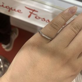 【アンジェリックフォセッテ(Angelique Fossette)の口コミ】 一般的なウェーブデザインでかわいいです。他のものも可愛らしい感じのデ…