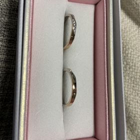 【nocur(ノクル)の口コミ】 決めてはデザインと価格でした。
プラチナとピンクゴールドの２色で女性側…