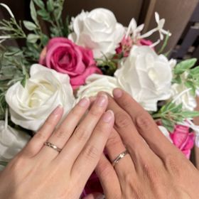 【TANZO.(鍛造指輪)の口コミ】 デザイン性と個性的な指輪を自分たちの意見を反映させて作れる。
それぞれ…