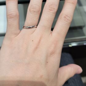 【アイプリモ(I-PRIMO)の口コミ】 このリングは外側に2本のラインが入っているタイプです。シンプルで主張し…
