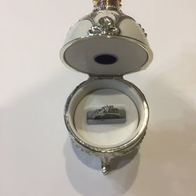 【JEWELRY  KAMATA(ジュエリーかまた)の口コミ】 今の妻にどうしても婚約指輪を買ってあげたくて、さまざまな店やブランド…