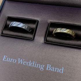 【EURO WEDDING BANDの口コミ】 試着した時の着け心地の良さと、幅しっかり目の結婚指輪を探していたので…