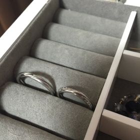 【銀座ダイヤモンドシライシの口コミ】 実は1軒目に見に行ったお店で、デザインに一目惚れでした。
他の店はどう…