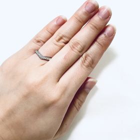 【アイプリモ(I-PRIMO)の口コミ】 お揃い感のある指輪を探していました。
私は、ダイヤがたくさんついた華や…