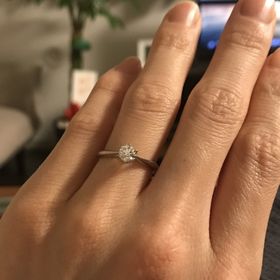 【銀座ダイヤモンドシライシの口コミ】 沢山のデザインを試着させていただきましたが、最もダイヤモンドが美しく…