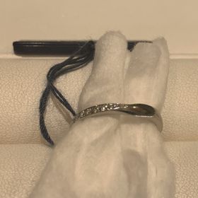 【ROYAL ASSCHER(ロイヤル・アッシャー)の口コミ】 デザインが可愛く一目惚れした指輪です！サイズが小さいため作れるか不安…