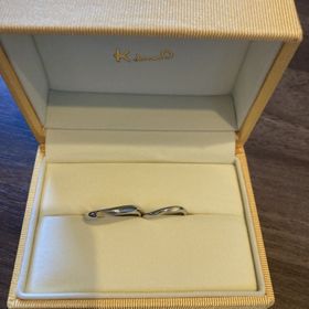 【ケイウノ ブライダル(K.UNO BRIDAL)の口コミ】 他のお店にはあまりないデザインに一目惚れしました。また、指輪の内側に…