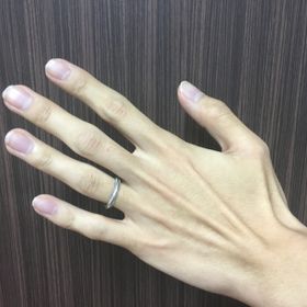 【JEWELRY  KAMATA(ジュエリーかまた)の口コミ】 指輪の内側に二人だけのデザインを施してもらったところです。
外見はシン…