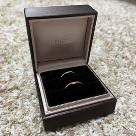 【アイプリモ(I-PRIMO)の口コミ】 シルバーやゴールドだと指輪が目立ちすぎてしまうが、ブラウンゴールドの…