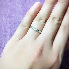 【アイプリモ(I-PRIMO)の口コミ】 結婚式も行わず、婚約指輪と結婚指輪を兼ねた指輪を探してました。こちら…