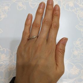 【ヴァンドーム青山(VENDOME AOYAMA)の口コミ】 2023年イヤーモデルのウェーブラインの指輪です。ダイヤがたくさん使われ…