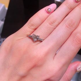 【GALA JEWELRY(ガラジュエリー)の口コミ】 可愛くてレアなデザインの指輪を試着させてもらいました。もちろん王道の…