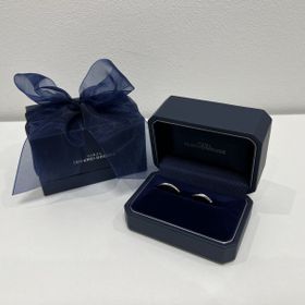 【銀座ダイヤモンドシライシの口コミ】 仕事上、シンプルでダイヤがでっぱっていない指輪を探していました。
価格…