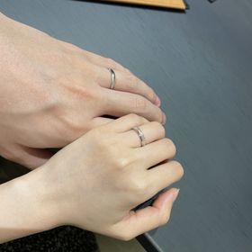 【出雲結(いずもゆい)の口コミ】 デザインが可愛くキラキラですので、一目惚れして即決しました。指のリン…