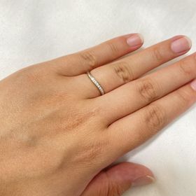 【4℃ BRIDAL(ヨンドシーブライダル)の口コミ】 指輪は着け心地とデザイン重視で選びました。
他のブランドの指輪を試着し…