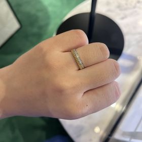 【ブシュロン(BOUCHERON)の口コミ】 キャトル ラディアント ダイヤモンド リング ハーフ。ゴールドが入ってい…