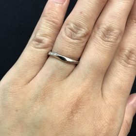 【CAFERING(カフェリング)の口コミ】 ストレートのデザインで見比べていて、これはストレートでひねりのあるデ…