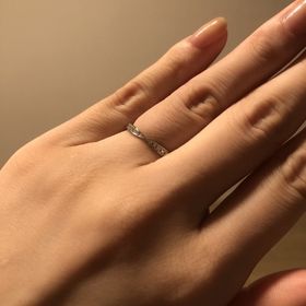 【Quand de Mariage(クワンドゥマリアージュ)の口コミ】 もともと理想としていたデザインで、見つけた瞬間に気に入りました。
値段…