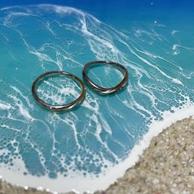 【ケイウノ ブライダル(K.UNO BRIDAL)の口コミ】 細かくて見えませんが、イニシャル、誕生石、誕生花、好きな文字に模様、…