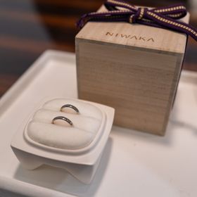 【俄(にわか)の口コミ】 ・シンプルながらもこだわりが詰まったデザインである点
具体的には、一見…