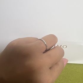 【アイプリモ(I-PRIMO)の口コミ】 シンプルで年齢を重ねてもずっとつけていられるデザイン。ザ、結婚指輪と…