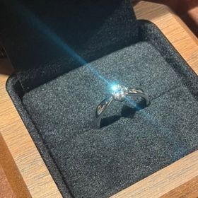 【William-LennyDiamond(ウィリアム・レニー・ダイヤモンド)】の口コミ 輝きが他のモノと比較して明らかに違う点です。お相手にはやはり1番輝いて...