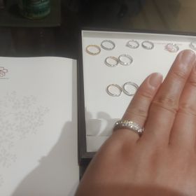 【杢目金屋(もくめがねや)の口コミ】 とにかく、指輪自体が高級感があり、色味がきれいでした。私がみてきた他…