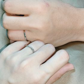 【ケイウノ ブライダル(K.UNO BRIDAL)の口コミ】 デザインが地味すぎず派手すぎないところがまず魅力の１つでした。ちょっ…