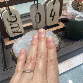 【アイプリモ(I-PRIMO)の口コミ】 デザインが可愛くて、指輪の形がv字になっていることで指が細くなるのが決…