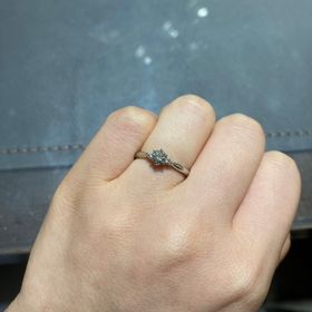 【俄(にわか)の口コミ】 HPで見たときから、真正面からのデザインも横から見たデザインも可愛くて…