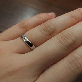 【NIESSING(ニーシング)の口コミ】 丈夫でシンプルなデザインで金額も予算くらいだったのが決め手です。指輪…