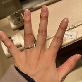 【ブルガリ(BVLGARI)の口コミ】 ダイヤがこれでもかというぐらい散りばめられいて、太めの指輪なので指が…