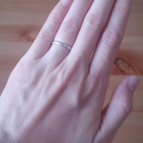 【ティファニー(Tiffany & Co.)の口コミ】 シンプルで飽きのこないデザインが決め手になりました。これから歳をとっ…