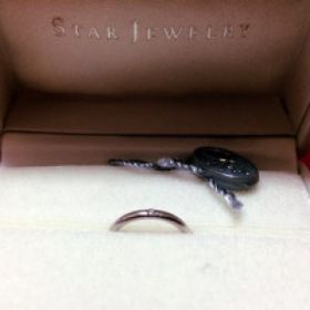 【STAR JEWELRY(スタージュエリー)の口コミ】 婚約指輪が、シンデレラのカボチャの馬車をモチーフにしているものでとっ…