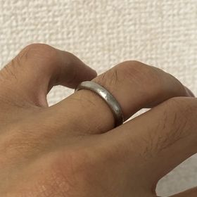 【YUKA HOJO(ユカホウジョウ)の口コミ】 ナチュラルでハンドメイドの温もりがいっぱいです。表面に色々な加工を重…