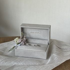 【mina.jewelry(ミナジュエリー)の口コミ】 デザインや地金をたくさんの種類の中から選べるところが魅力的でした。ま…