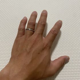 【ENUOVE(イノーヴェ)の口コミ】 デザインがシンプルで、指に指輪が付いてる！という感覚があまりなく、指…