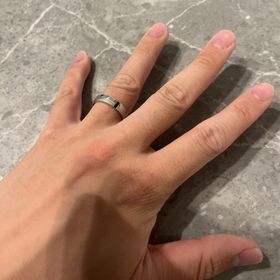 【ROCCA(ロッカ)の口コミ】 ブラックダイヤモンドが印象的だった。太めの指輪が欲しかったのと、あま…