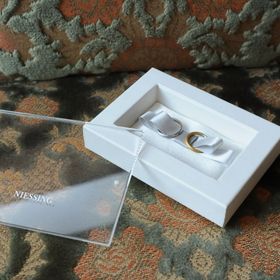 【NIESSING(ニーシング)の口コミ】 二人の指輪の一部分の素材が入れ替わっていて、お互いの一部を分け合って…