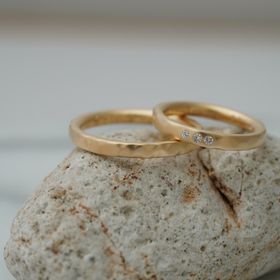 【THREE TREES(スリーツリーズ)の口コミ】 もともと、結婚指輪は手作りにしようと決めてました。
指輪を作りに行く前…