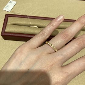 【ショパール(Chopard)】の口コミ シンプルでリング自体な存在感がある。普通のエタニティとは異なるデザイン...