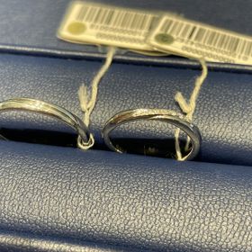 【銀座ダイヤモンドシライシの口コミ】 最初はストレートで選ぶ予定でしたが、着けてみたところストレートとウェ…