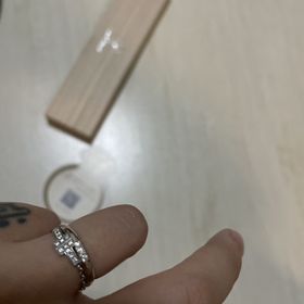 【ラザール ダイヤモンド(LAZARE DIAMOND)の口コミ】 デザインと価格できめました。デザインもおおくて可愛い種類がたくさんあ…