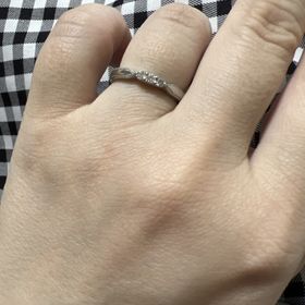 【エクセルコダイヤモンド(EXELCO DIAMOND)の口コミ】 婚約指輪を購入していないので、ダイヤ付きの結婚指輪がいいなと思いこの…