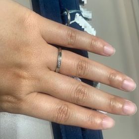 【4℃ BRIDAL(ヨンドシーブライダル)の口コミ】 指輪の種類がかなり豊富で、目移りしました。
ストレートとウェーブでかな…