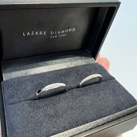 【ラザール ダイヤモンド(LAZARE DIAMOND)の口コミ】 とにかくシンプルで、婚約指輪重ね付けした時に可愛い指輪だったのが決め…